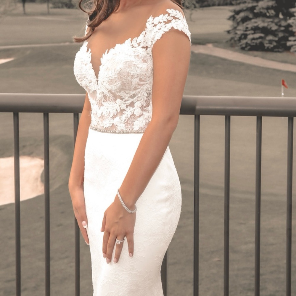 Maria Farbinni Lace Wedding Dress
